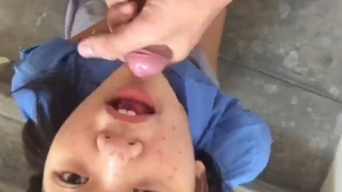 Bokep indo cantik disuruh muasin pak guru