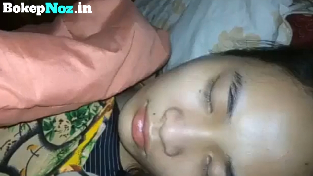 Bokep SMP di genjot kakak pas lagi tidur