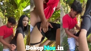 Bokep Smp viral mesum ngentot di kebun pisang